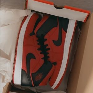 Jordan 1s reverse reds